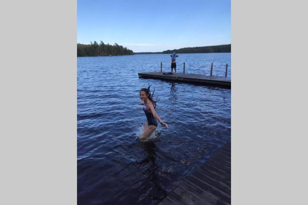 Vacker Hus I Naturen Fröseke エクステリア 写真