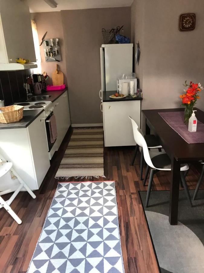 Vacker Hus I Naturen Fröseke エクステリア 写真