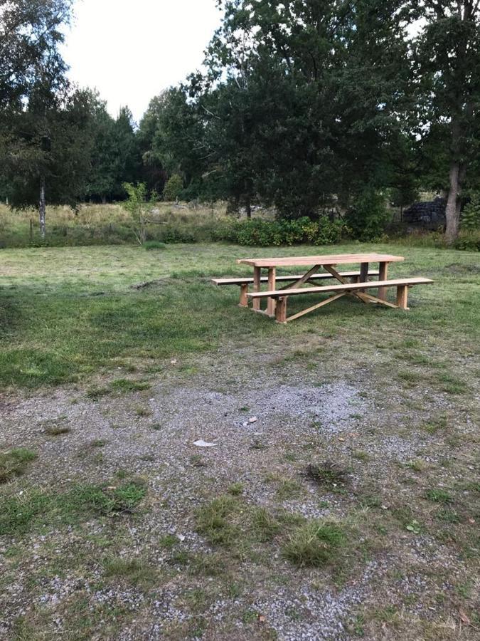 Vacker Hus I Naturen Fröseke エクステリア 写真